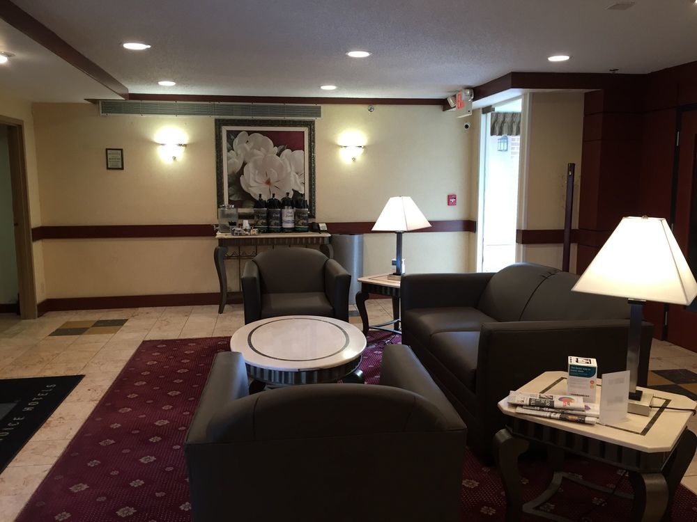 Quality Inn Milwaukee- بروكفيلد المظهر الخارجي الصورة