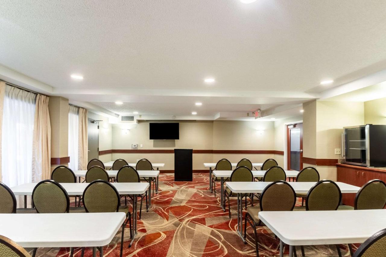 Quality Inn Milwaukee- بروكفيلد المظهر الخارجي الصورة